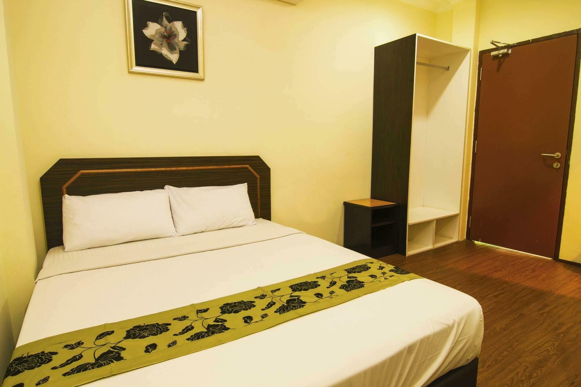 קואלה לומפור Oyo 327 Buddys Hotel מראה חיצוני תמונה